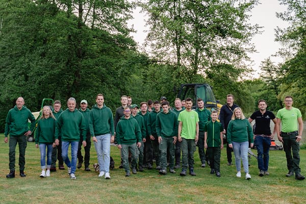 Hilgenhaus Vorarbeiter (m/w/d) für die Gartengestaltung – das Team von Hilgenhaus